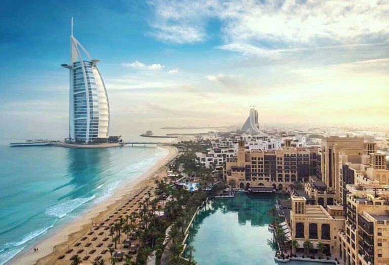 Сколько стоит тур в Арабские Эмираты?